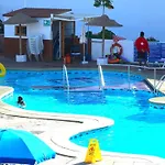 Garden City Costa Adeje 1 Bedroom Apartment Large Balcony Close To Beach *